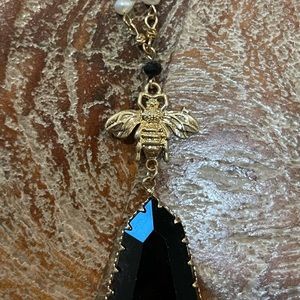 Pretty bee necklace